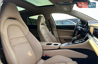 Фастбек Porsche Panamera 2018 в 