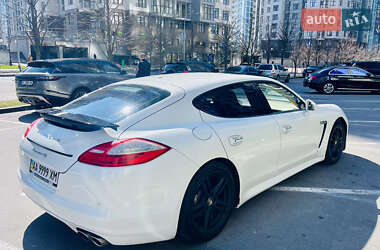 Фастбэк Porsche Panamera 2010 в 