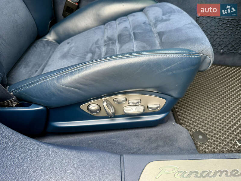 Фастбэк Porsche Panamera 2012 в Одессе