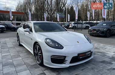 Фастбек Porsche Panamera 2013 в 