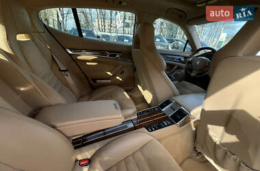 Фастбек Porsche Panamera 2013 в 