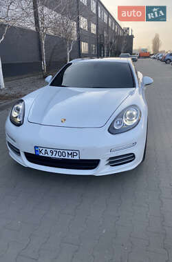 Фастбек Porsche Panamera 2015 в 