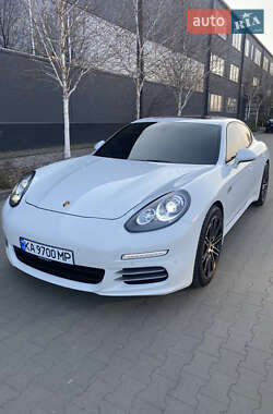 Фастбек Porsche Panamera 2015 в 