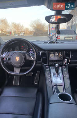 Фастбек Porsche Panamera 2015 в 