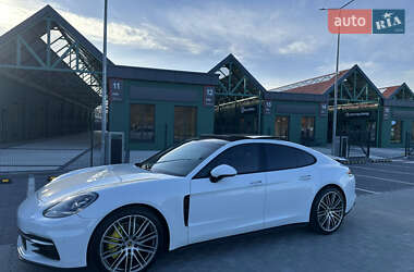 Фастбек Porsche Panamera 2018 в 