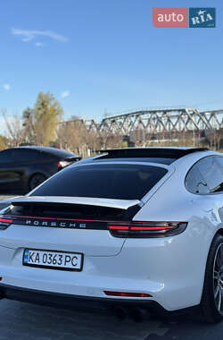 Фастбек Porsche Panamera 2018 в 