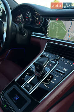 Фастбек Porsche Panamera 2018 в 