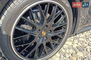 Фастбэк Porsche Panamera 2022 в 