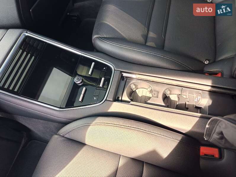 Фастбэк Porsche Panamera 2022 в Одессе