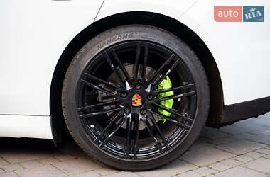 Фастбэк Porsche Panamera 2016 в 