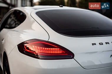 Фастбэк Porsche Panamera 2016 в 