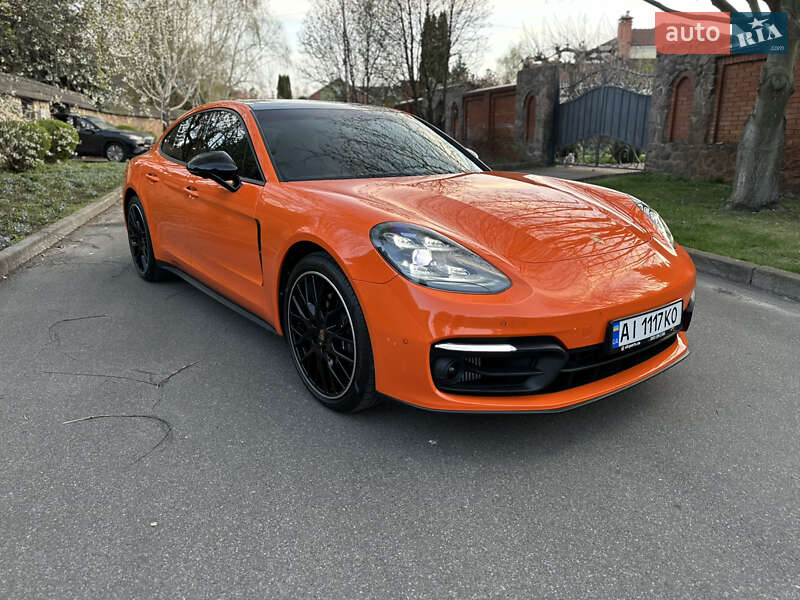 Фастбэк Porsche Panamera 2021 в Киеве