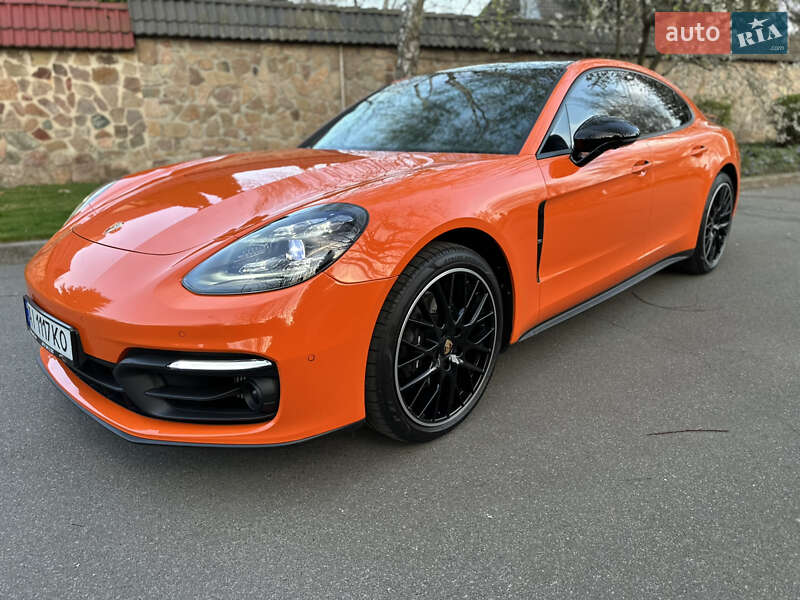 Фастбэк Porsche Panamera 2021 в Киеве