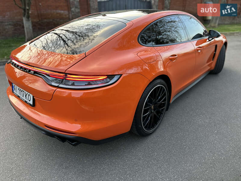 Фастбэк Porsche Panamera 2021 в Киеве