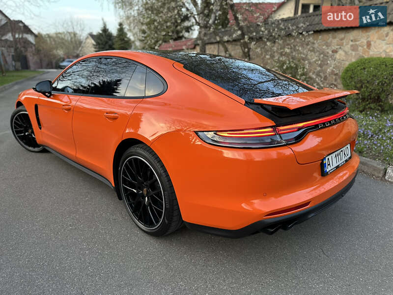 Фастбэк Porsche Panamera 2021 в Киеве