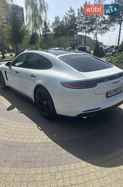 Фастбэк Porsche Panamera 2017 в 