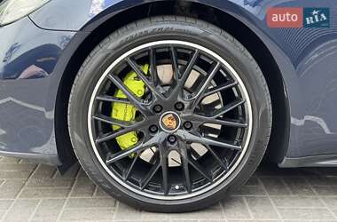 Фастбэк Porsche Panamera 2020 в 