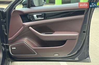Фастбэк Porsche Panamera 2020 в 