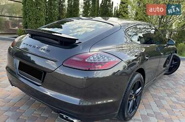 Фастбек Porsche Panamera 2012 в 