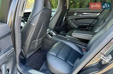 Фастбек Porsche Panamera 2012 в 