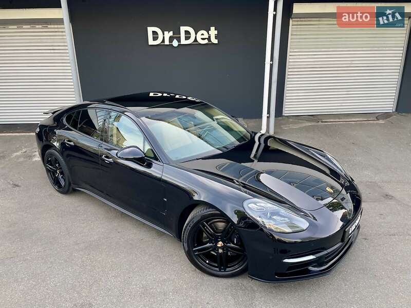 Фастбэк Porsche Panamera 2020 в Киеве