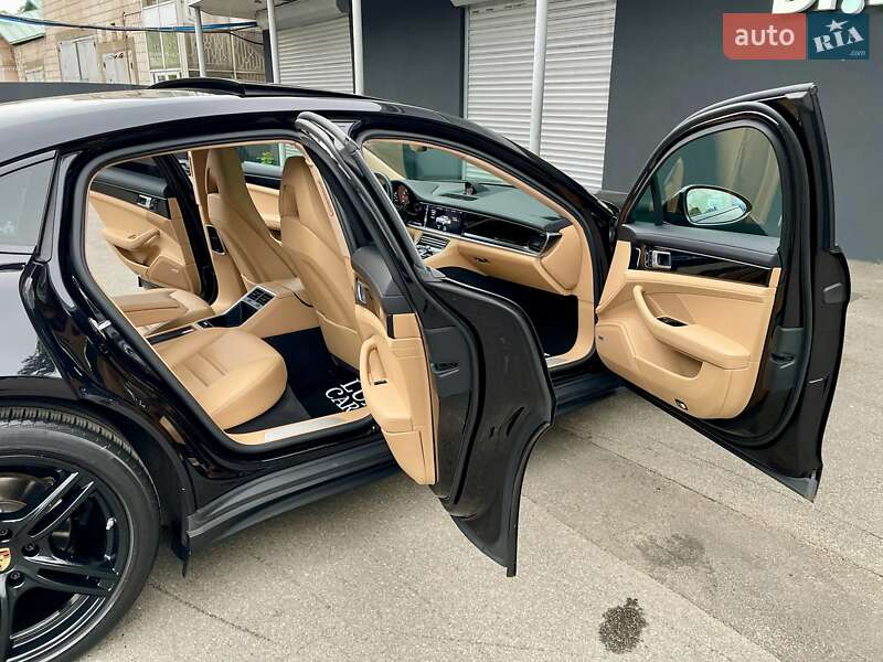 Фастбэк Porsche Panamera 2020 в Киеве