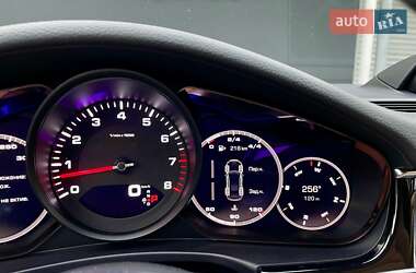 Фастбэк Porsche Panamera 2020 в 