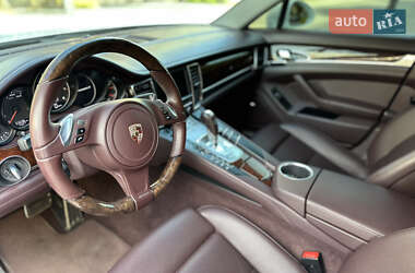 Фастбэк Porsche Panamera 2013 в 