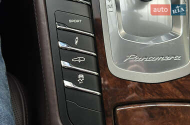 Фастбэк Porsche Panamera 2013 в 