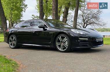 Фастбек Porsche Panamera 2013 в 