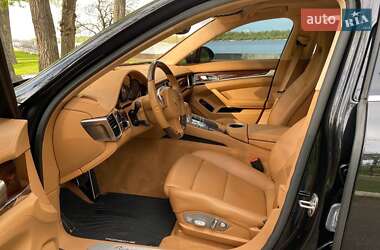 Фастбек Porsche Panamera 2013 в 