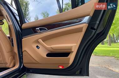Фастбек Porsche Panamera 2013 в 