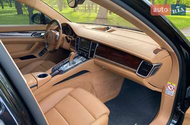 Фастбек Porsche Panamera 2013 в 
