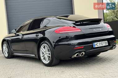 Фастбек Porsche Panamera 2013 в 