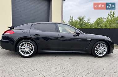 Фастбек Porsche Panamera 2013 в 