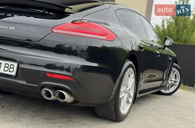 Фастбек Porsche Panamera 2013 в 
