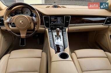 Фастбек Porsche Panamera 2013 в 