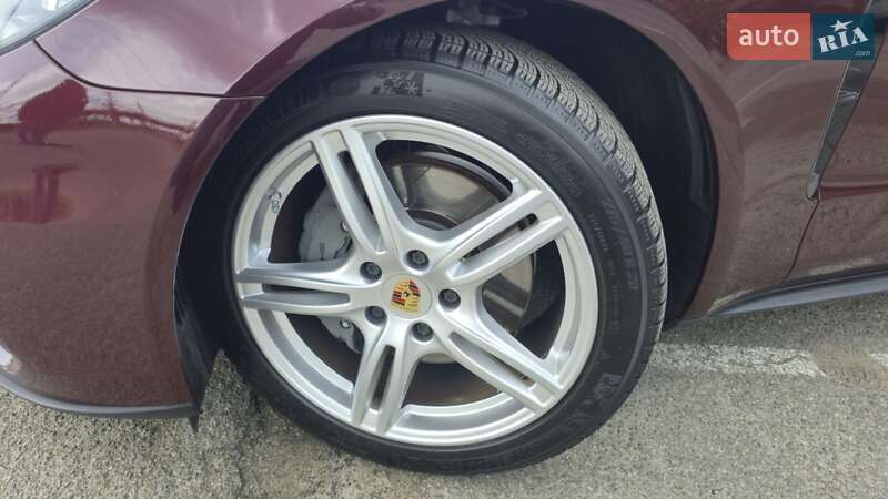 Фастбэк Porsche Panamera 2017 в Киеве фото 11 Фастбэк Porsche Panamera 2017 в Киеве