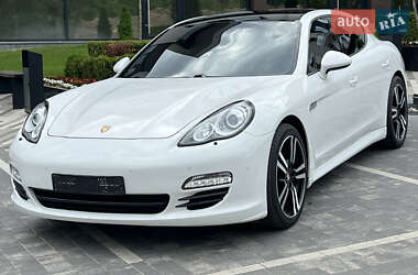 Фастбэк Porsche Panamera 2012 в Ужгороде