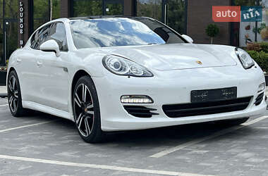 Фастбэк Porsche Panamera 2012 в 