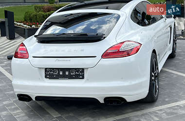 Фастбэк Porsche Panamera 2012 в 