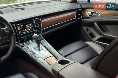 Фастбэк Porsche Panamera 2012 в 