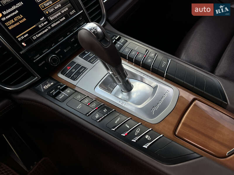 Фастбэк Porsche Panamera 2012 в Днепре