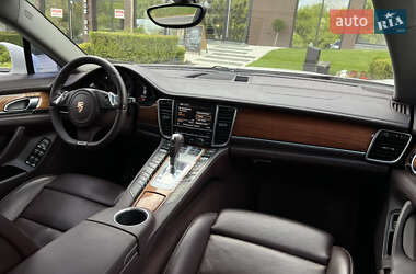 Фастбэк Porsche Panamera 2012 в 