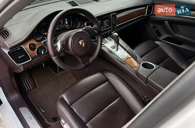 Фастбэк Porsche Panamera 2012 в 