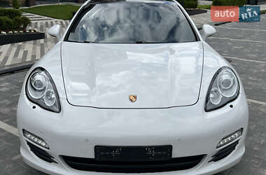 Фастбэк Porsche Panamera 2012 в 