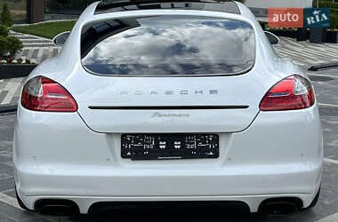 Фастбэк Porsche Panamera 2012 в 