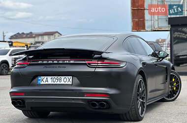 Фастбэк Porsche Panamera 2017 в 