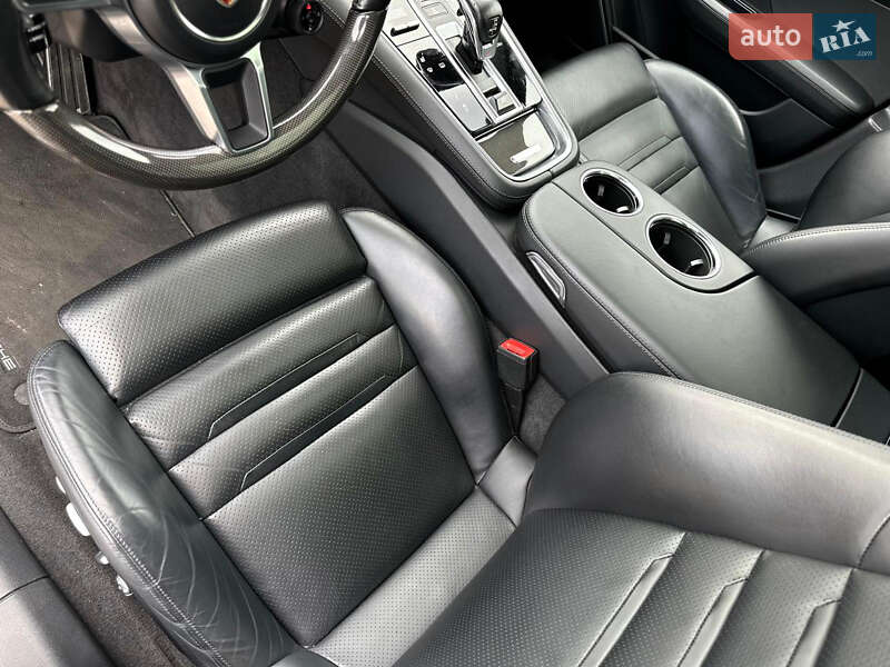 Фастбек Porsche Panamera 2017 в Києві фото 17 Фастбек Porsche Panamera 2017 в Києві