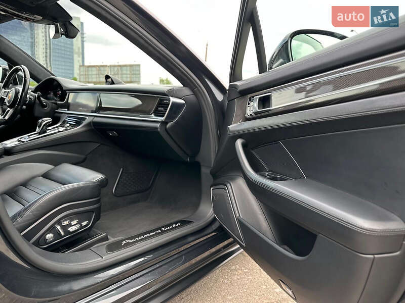 Фастбек Porsche Panamera 2017 в Києві фото 28 Фастбек Porsche Panamera 2017 в Києві
